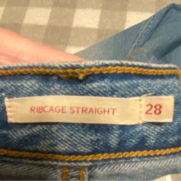 Levi’s Ribcage Straight - Picture 3 of 3